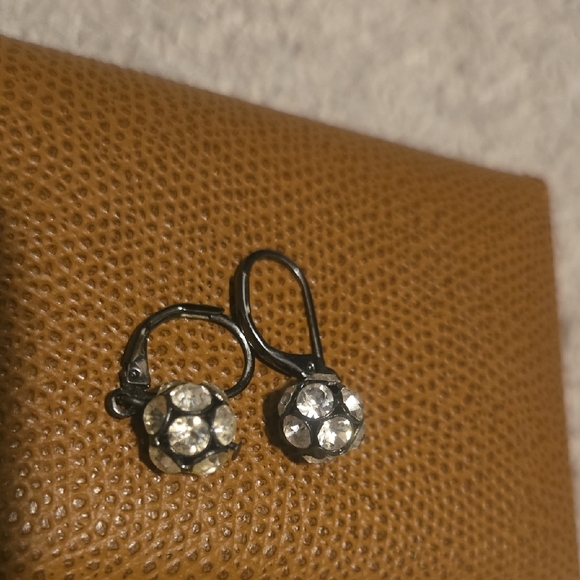 Elegant Silver Crystal Earrings - Picture 1 of 2